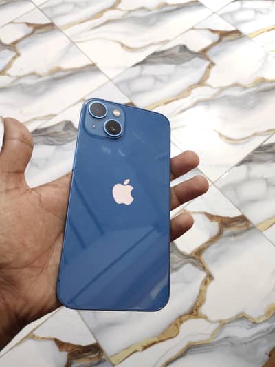 Apple iPhone 13