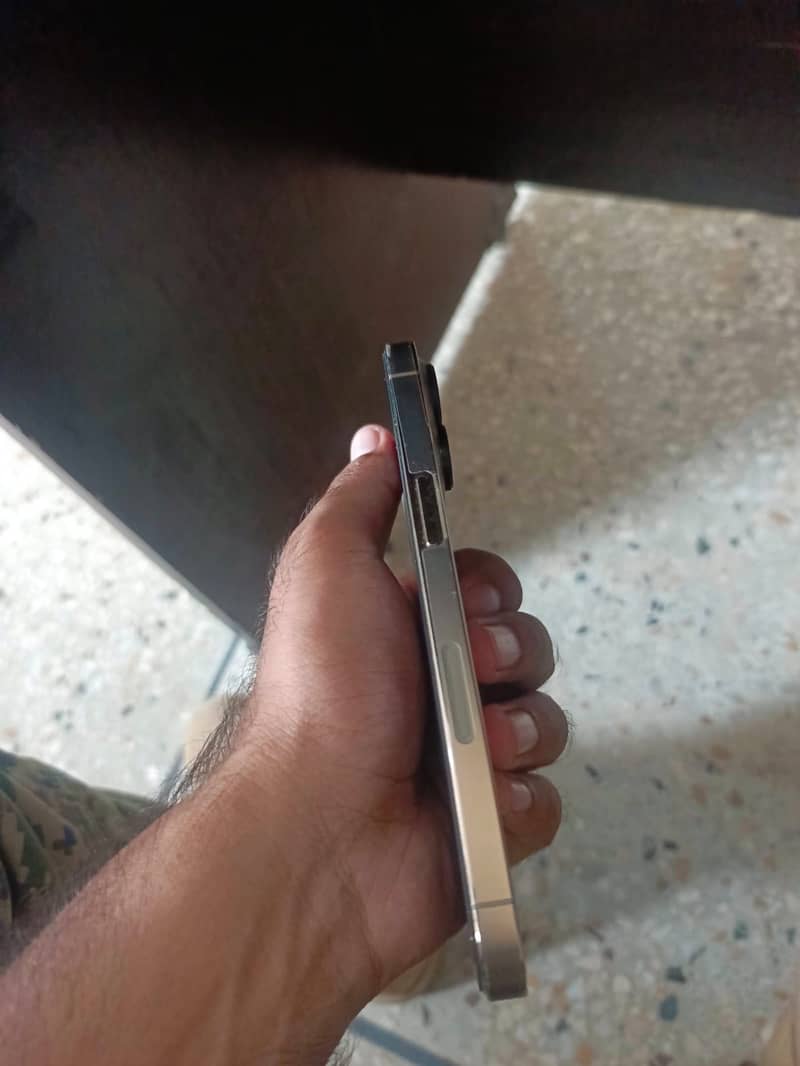 Apple iPhone 13 Pro 3