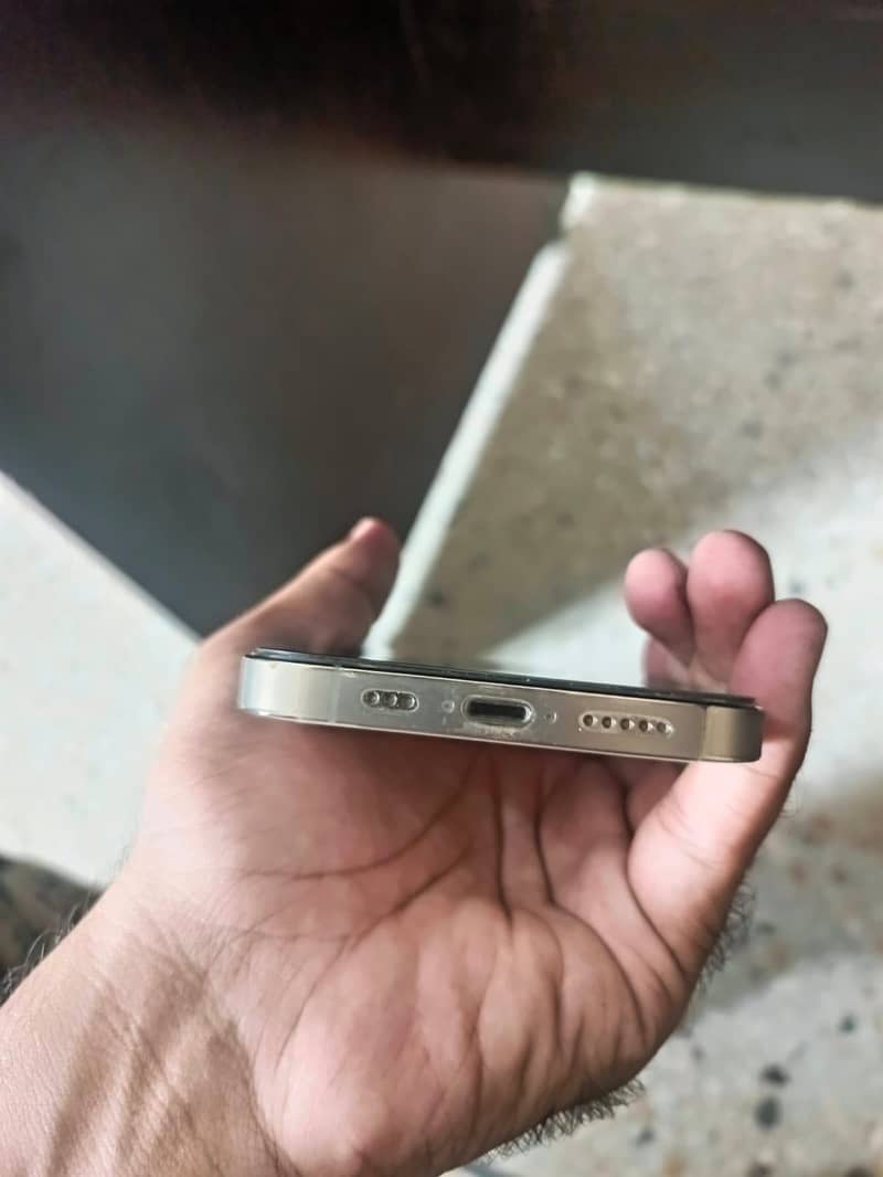 Apple iPhone 13 Pro 4