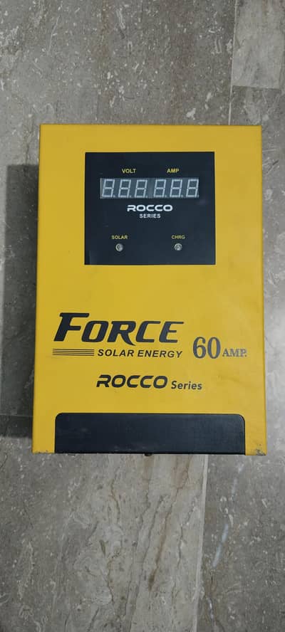 MPPT Solar Charge Controller 60A (12V/24V Auto) – Excellent Condition