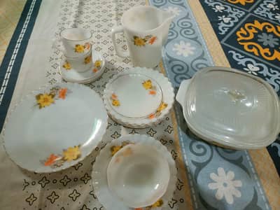60 pieces new  dinner set