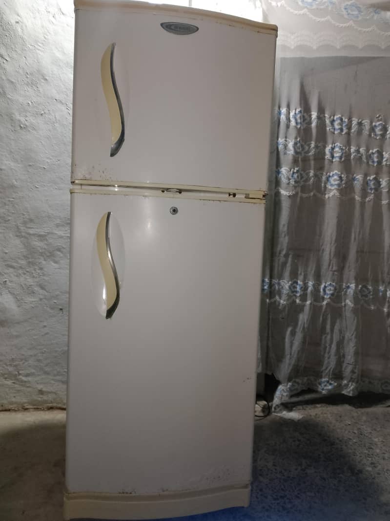 Waves medium refrigerator 0