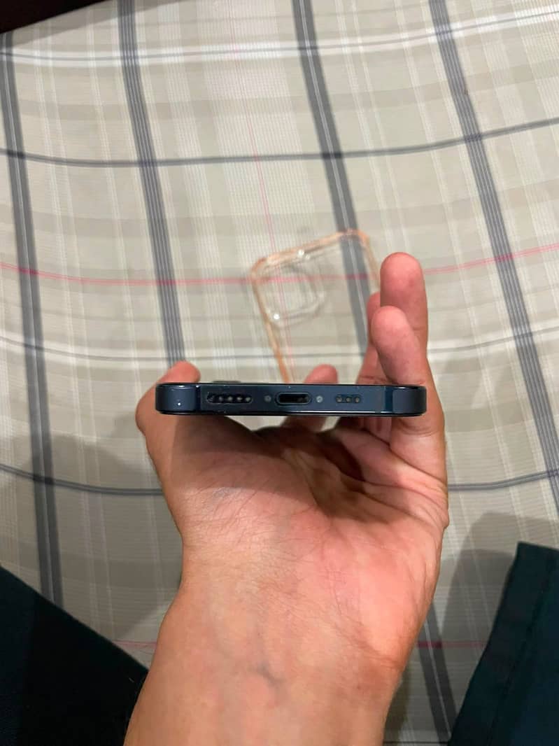 Apple iPhone 12 3