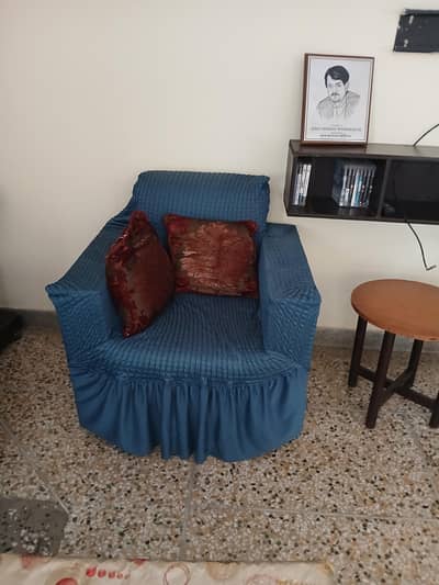 5 seater sofa set available