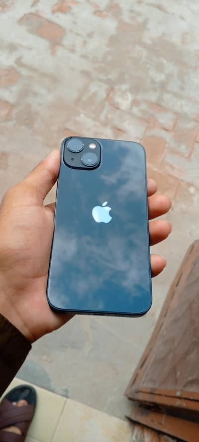 Apple iPhone 13