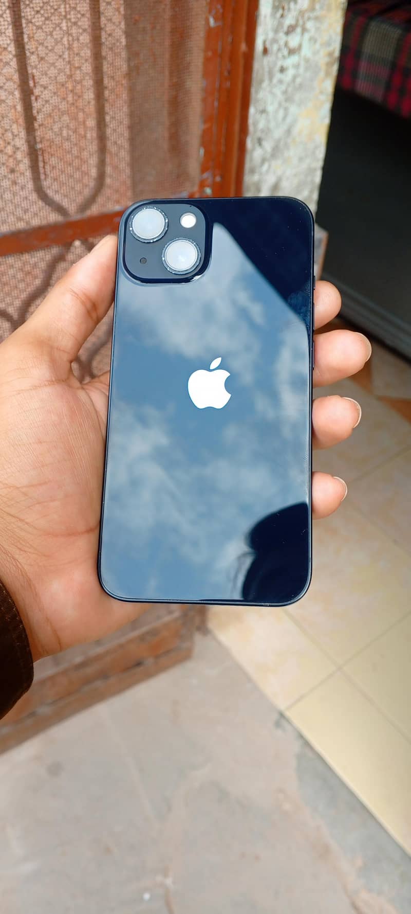 Apple iPhone 13 1