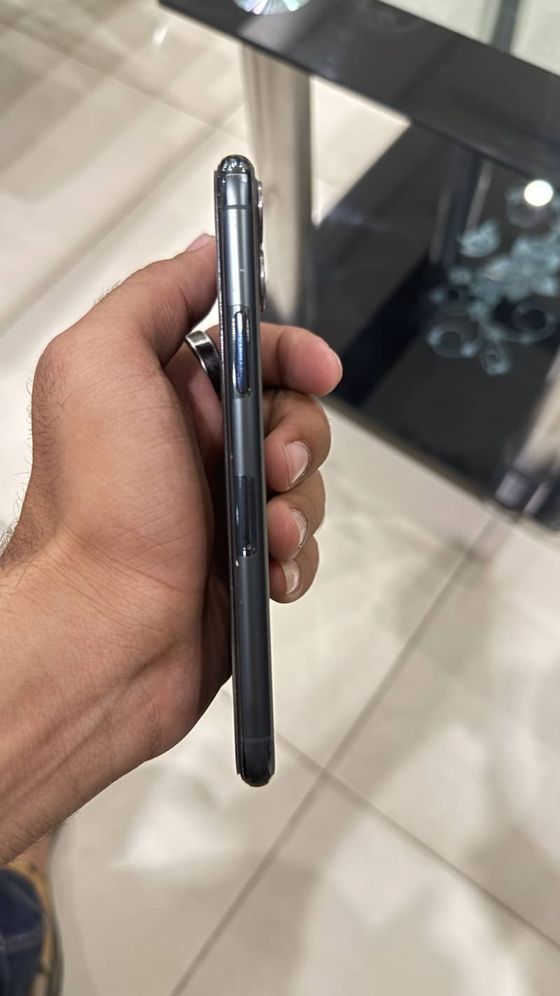 Apple iPhone 11 Pro 3