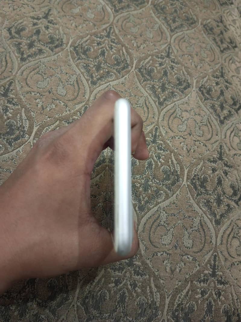 Apple iPhone 7 Plus 2