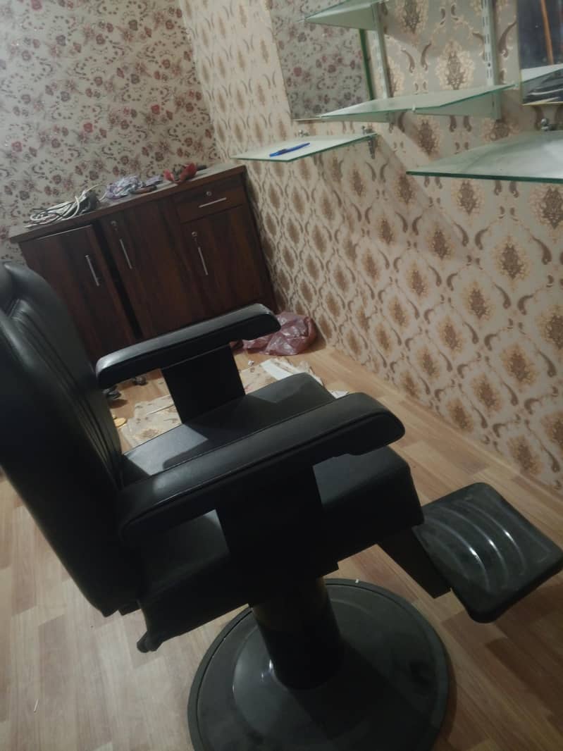 makeup chair 2