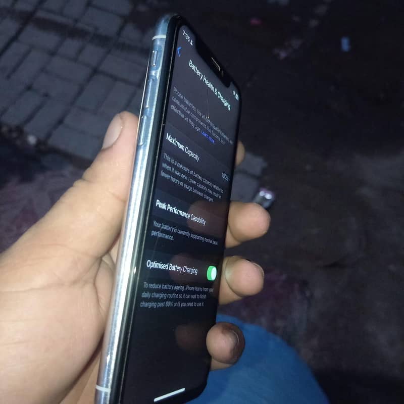 Apple iPhone X 3