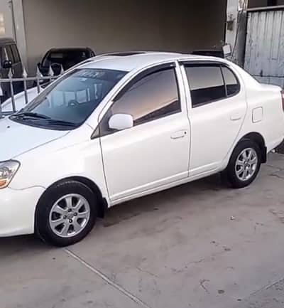 Toyota Platz 2004