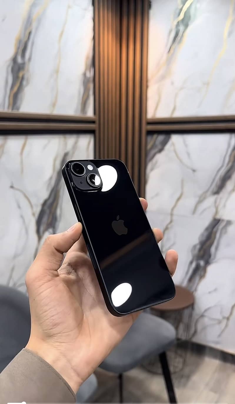 Apple iPhone 14 3