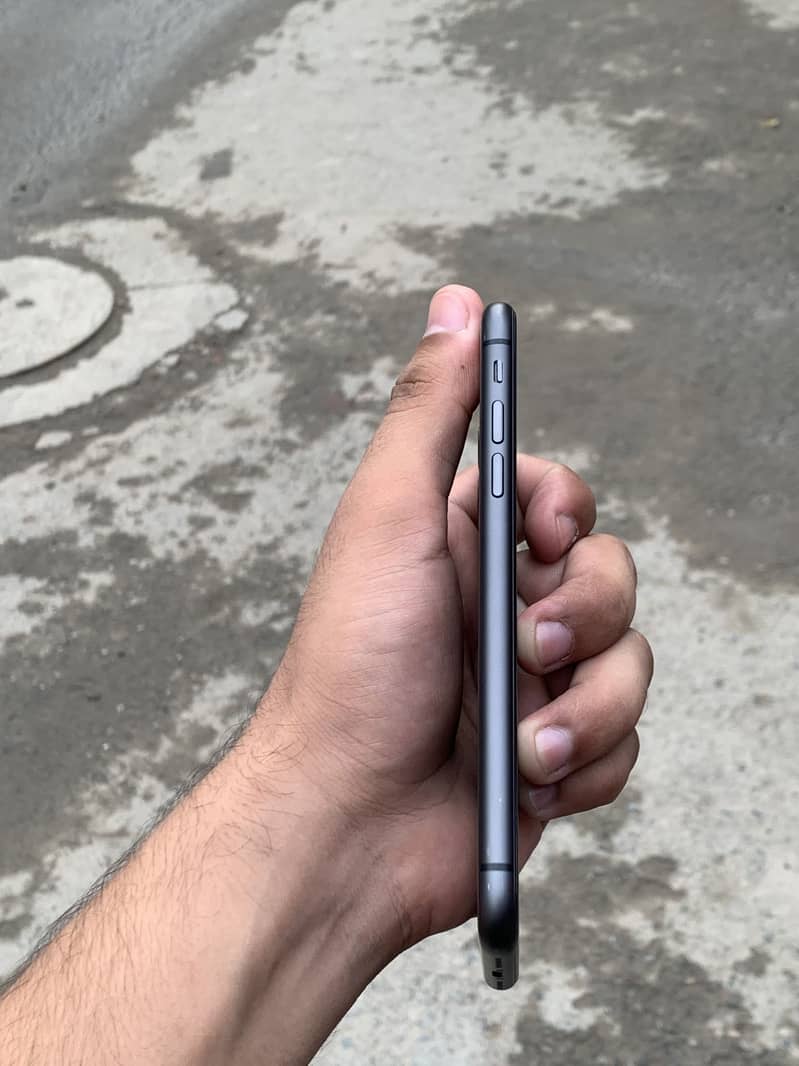Apple iPhone 11 6
