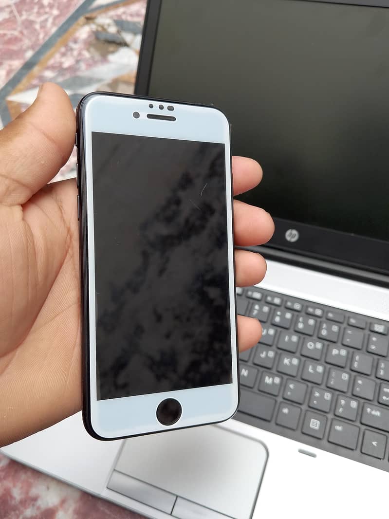 Apple iPhone SE 6