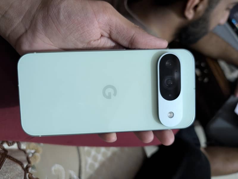 Google Pixel 9 4