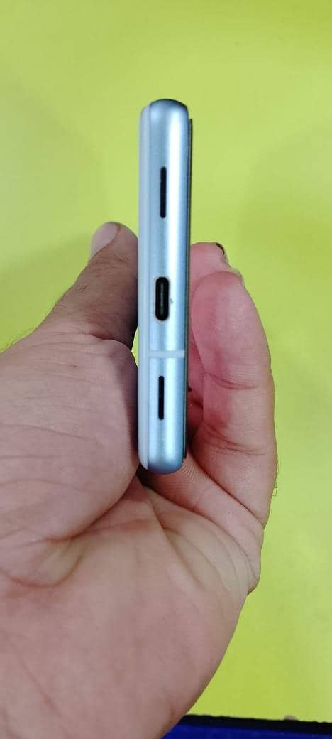 Google Pixel 7a 3