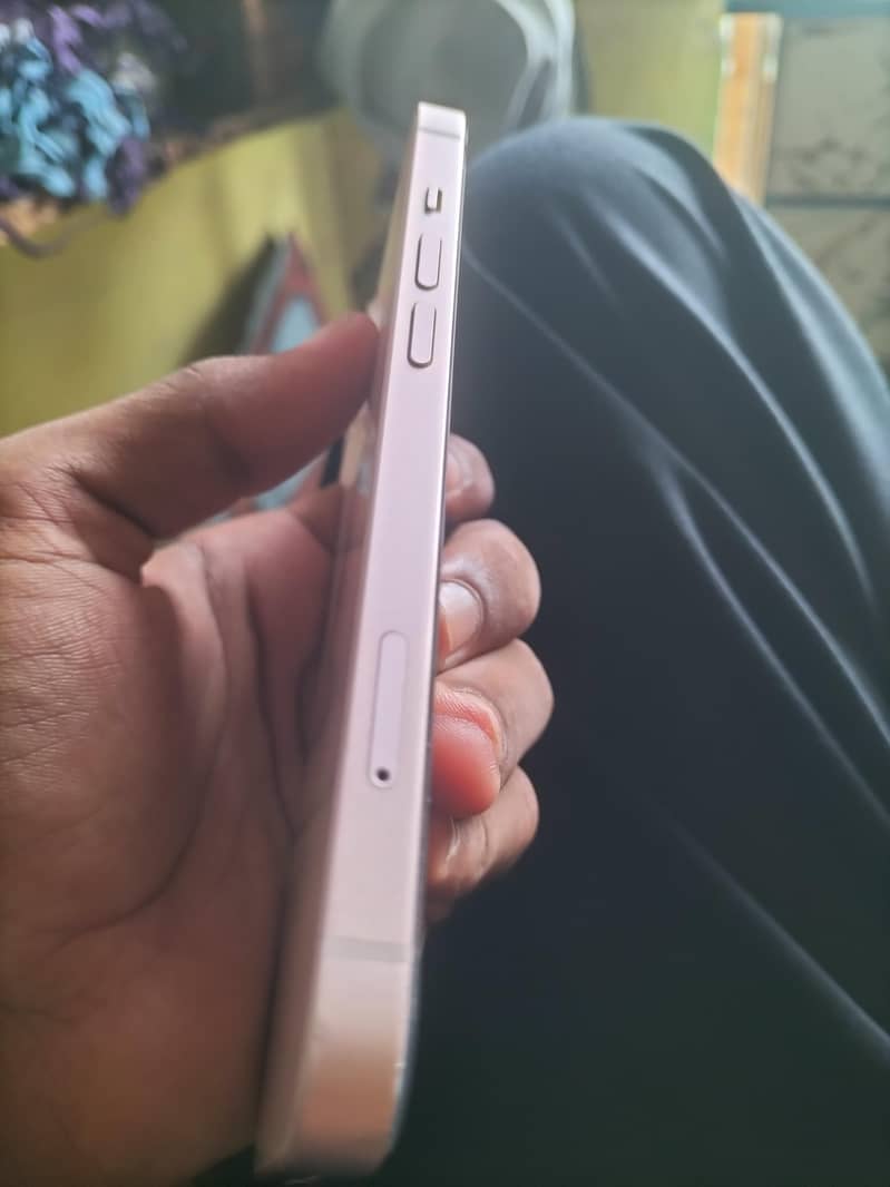 Apple iPhone 13 3