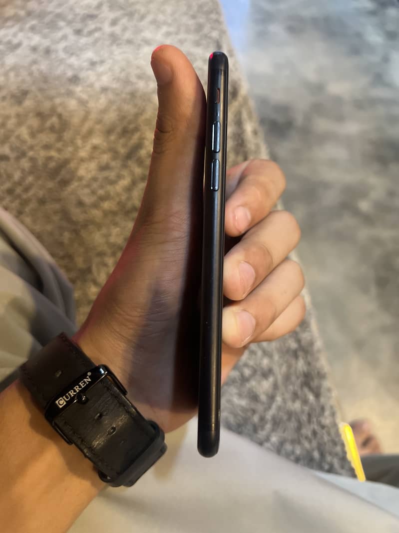 Apple iPhone 7 2