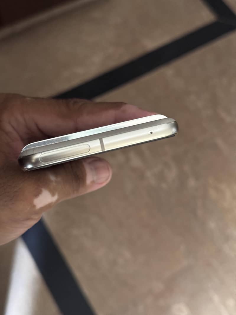 Google Pixel 8 Pro 6
