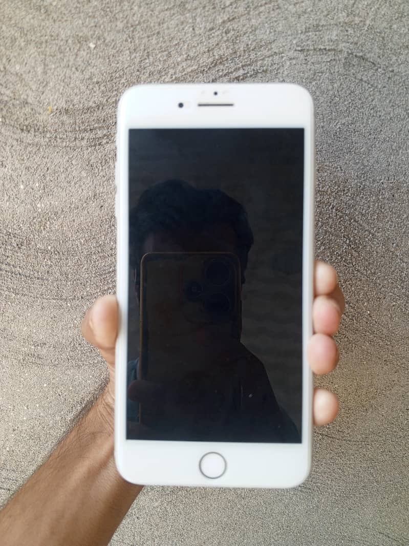 Apple iPhone 7 Plus 1
