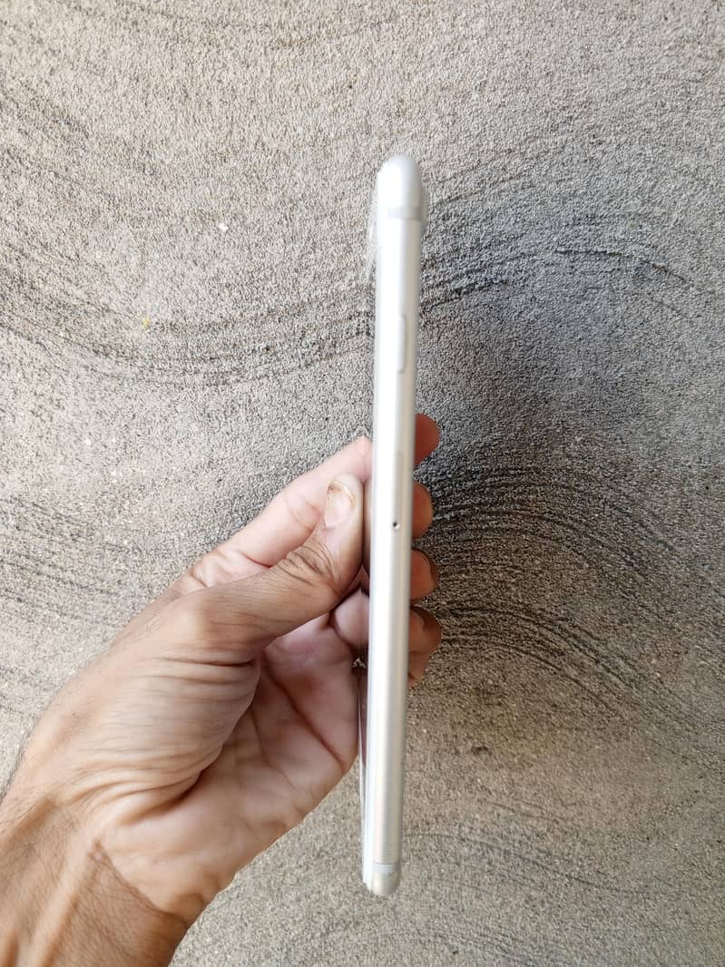 Apple iPhone 7 Plus 2