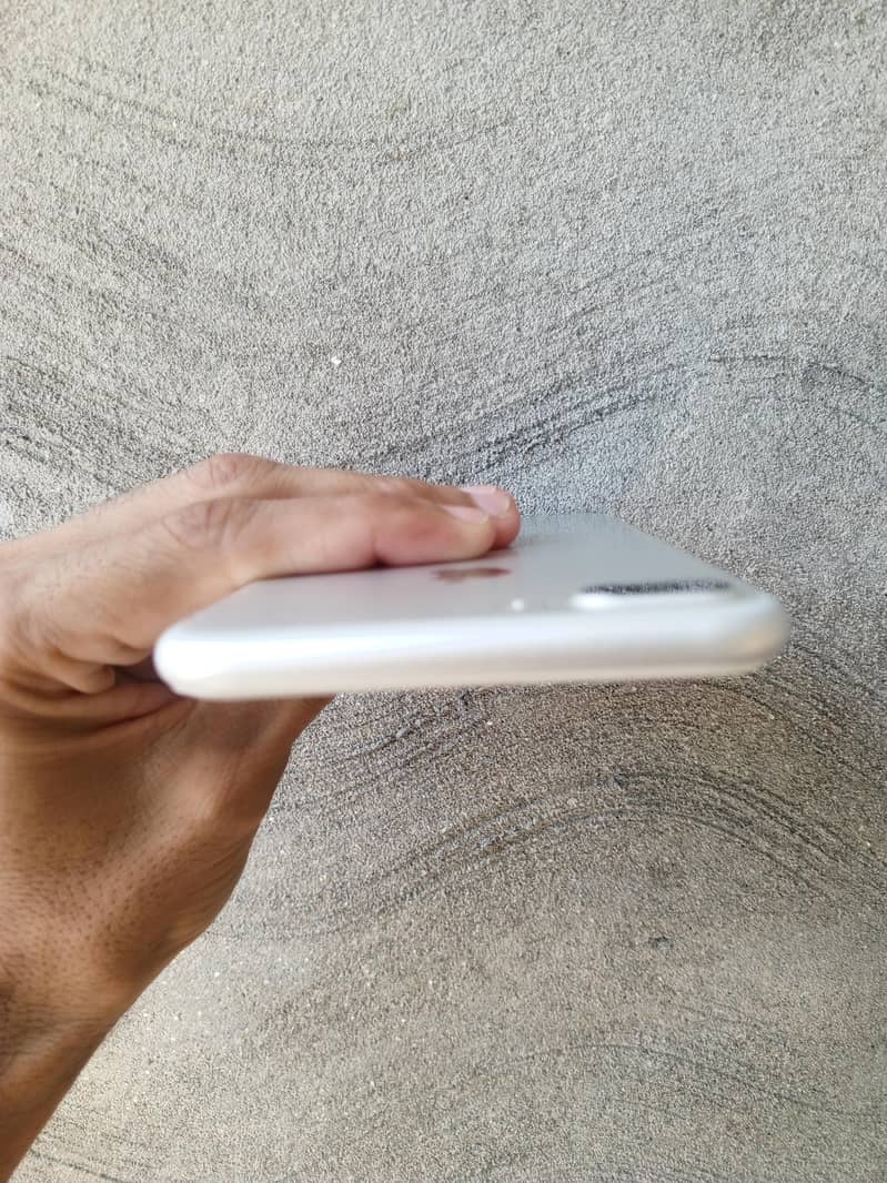 Apple iPhone 7 Plus 4