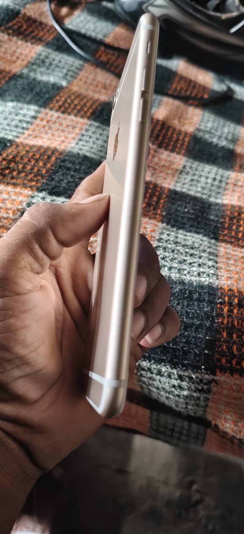 Apple iPhone 6S Plus 0