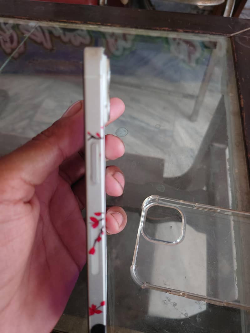 Apple iPhone 14 5
