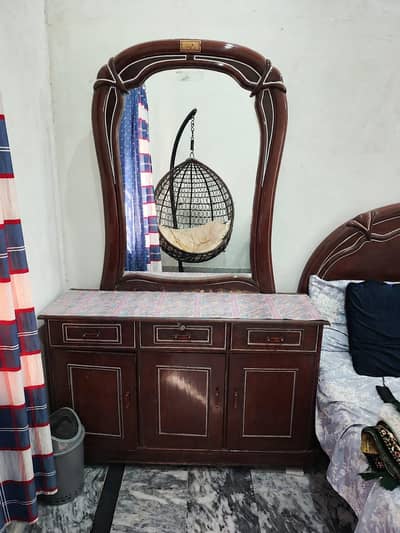 Beautiful Wooden Dressing Table with Large Mirror (Excellent Condition