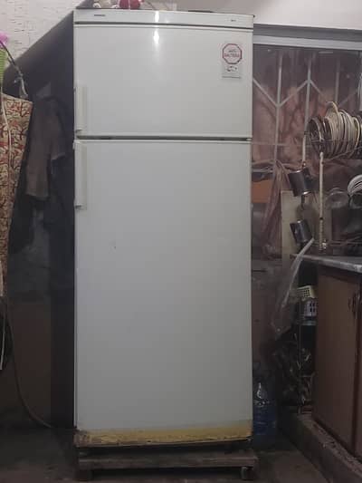 Siemens Full Size Fridge Urgent Sale
