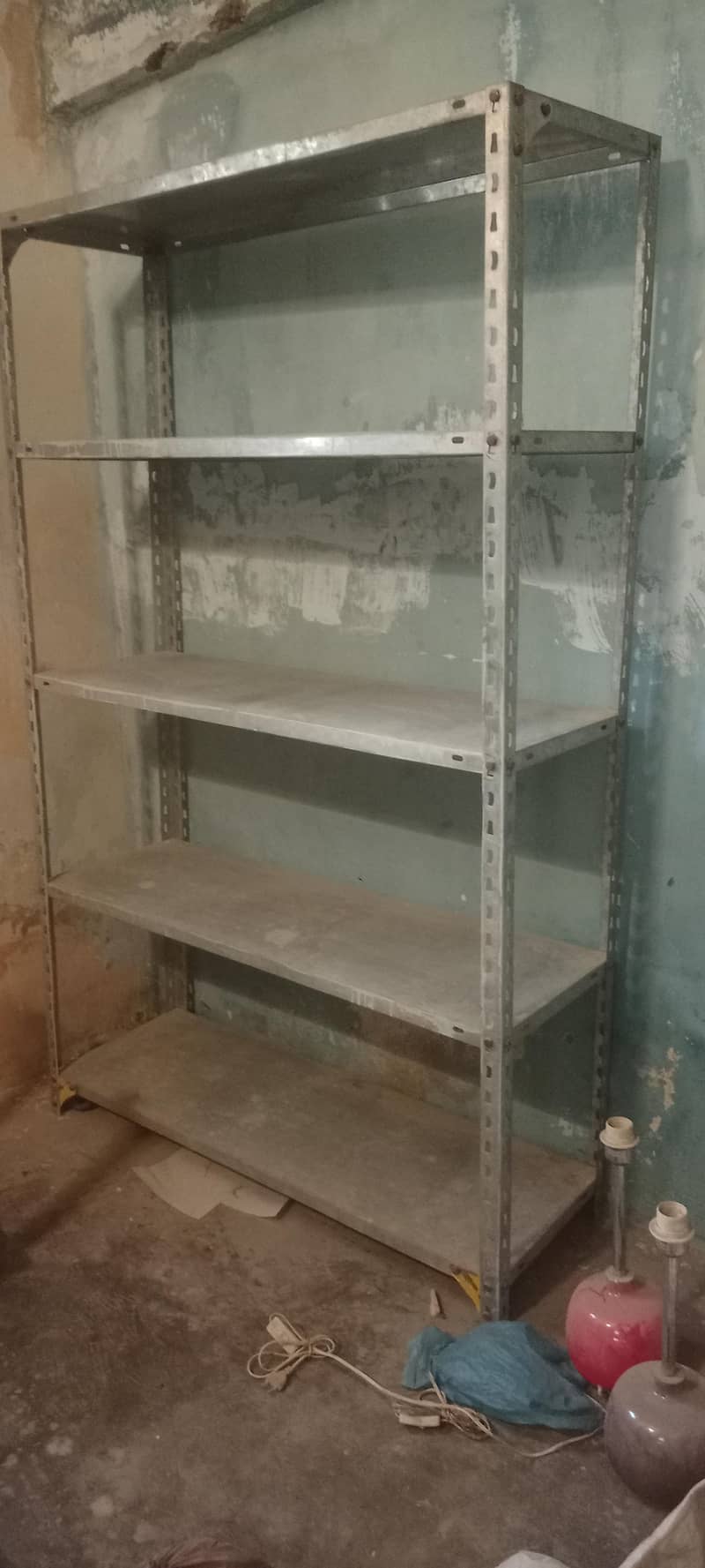 shelf / rack 0