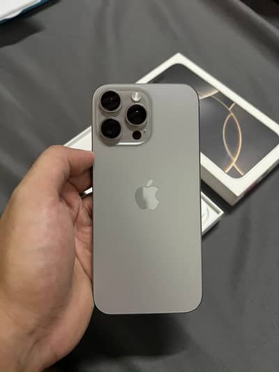 Apple iPhone 16 Pro Max