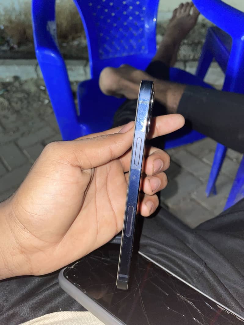 Apple iPhone 12 0