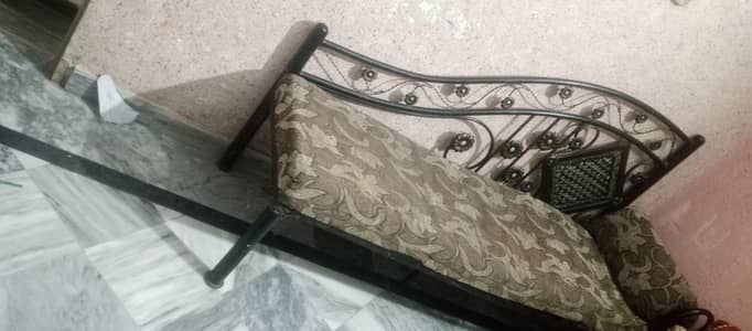 dewan sofa iron