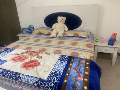 Kids bed set almost new