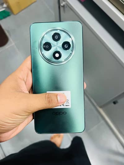 OPPO Reno12 F