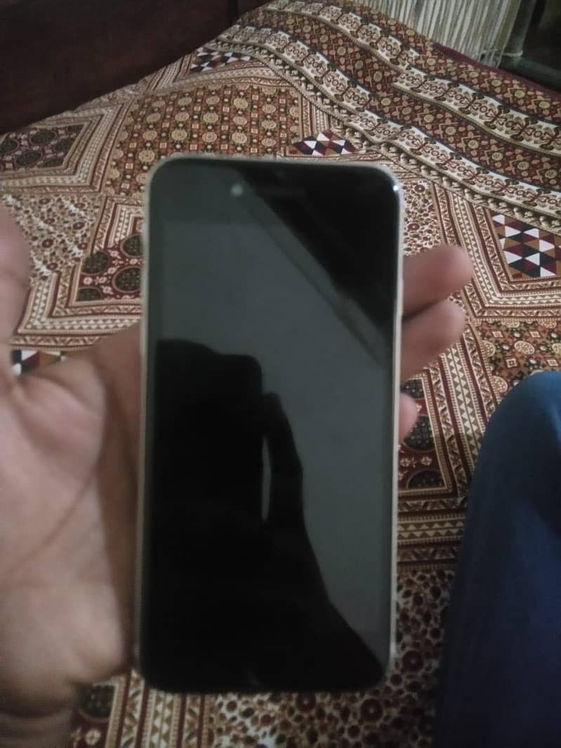 Apple iPhone SE 8