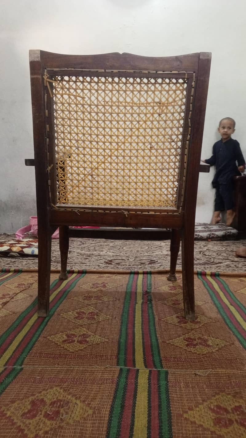 Chairs 0