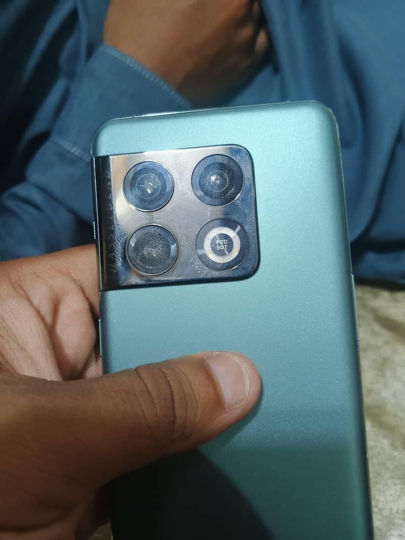 One Plus 10 Pro 4