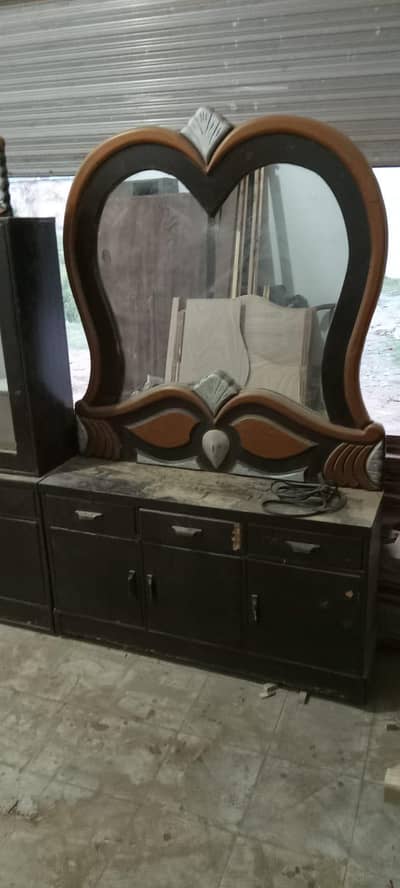Wooden Showcase & Dressing Table Set | Good Condition