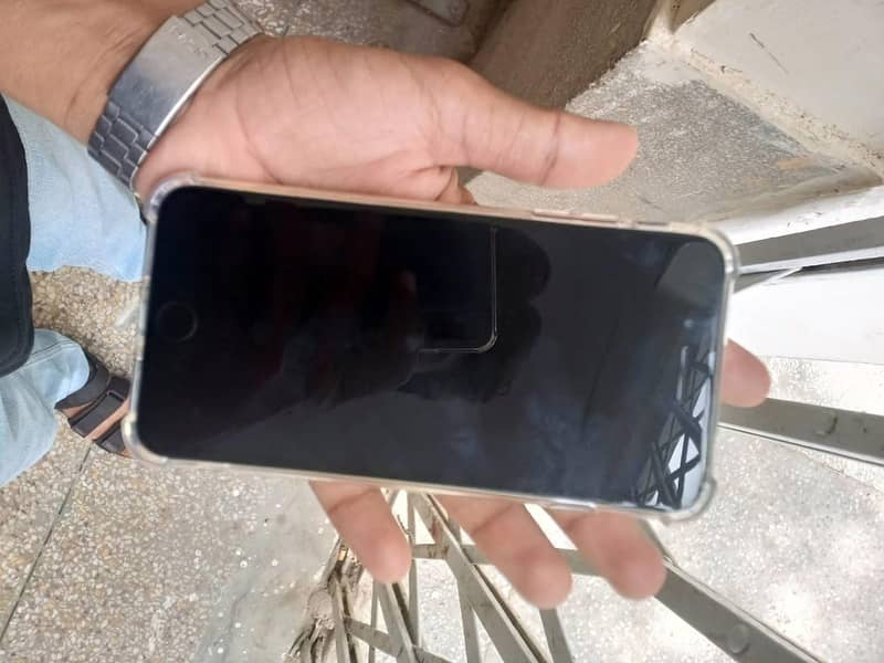 Apple iPhone 8 Plus 1