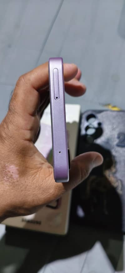 Samsung Mobile A35 5G. 8+8/256