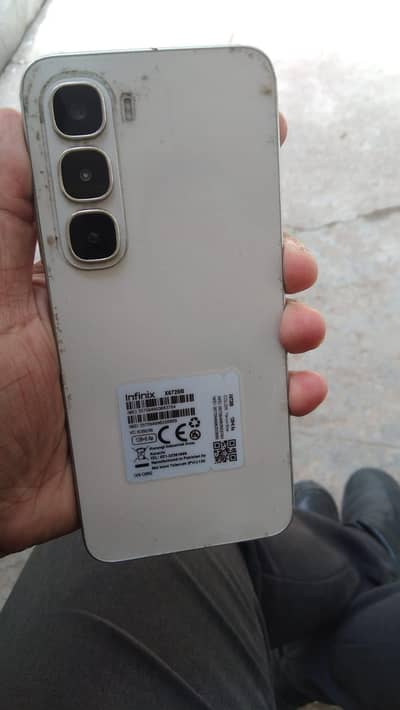 Infinix Hot 60i silver color 6/128