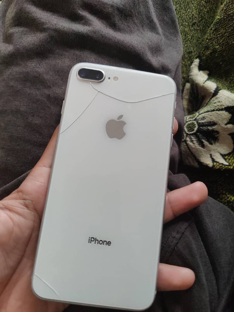 Apple iPhone 8 Plus 5