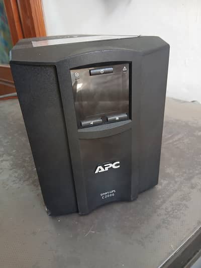 APC smart Ups c2000