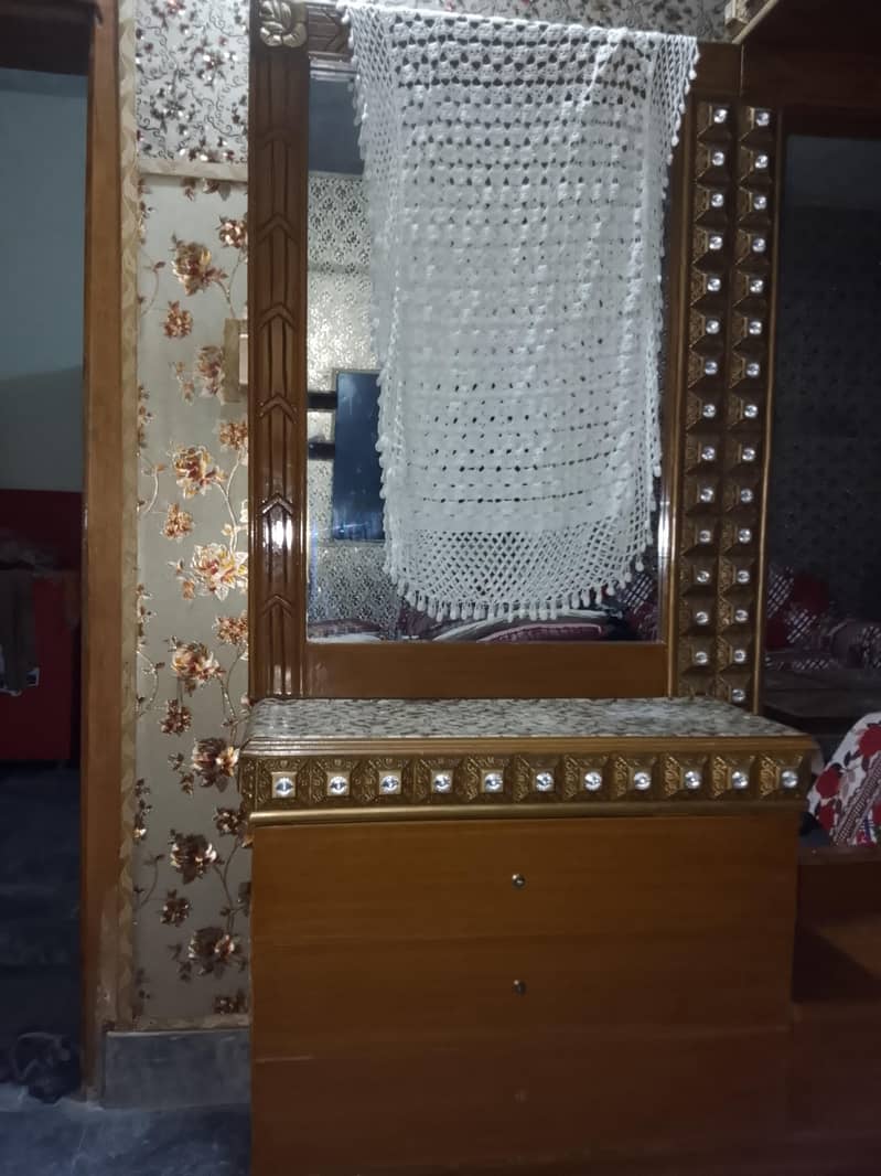 Bed without matrus,side table 2,dressing table,big table,2 mini table 3
