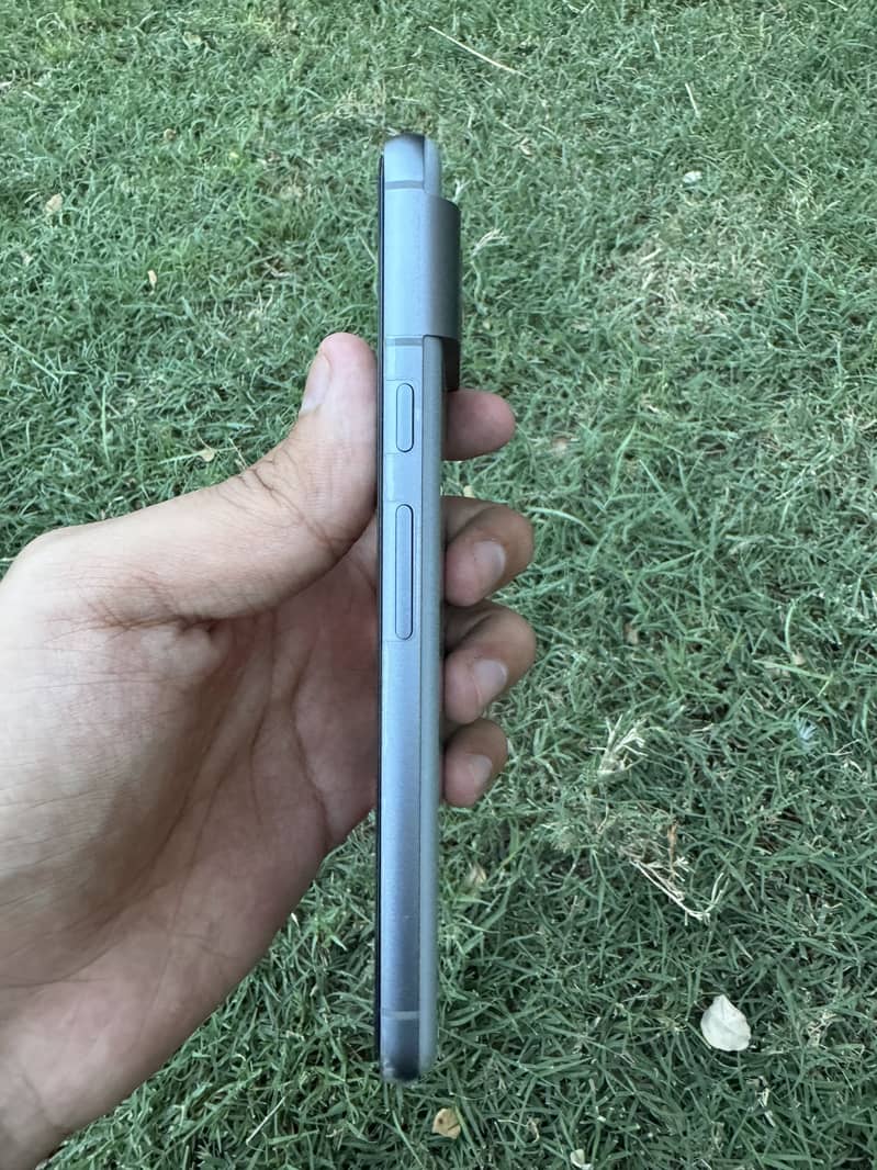 Google Pixel 8 5