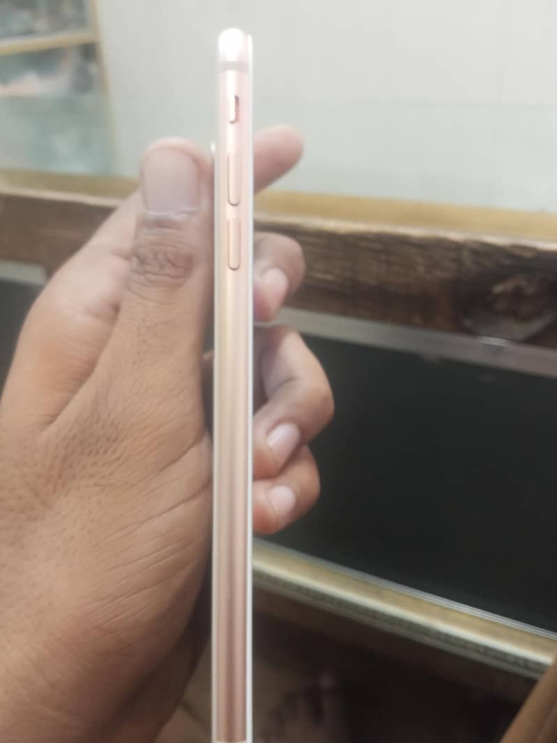 Apple iPhone 8 Plus 3