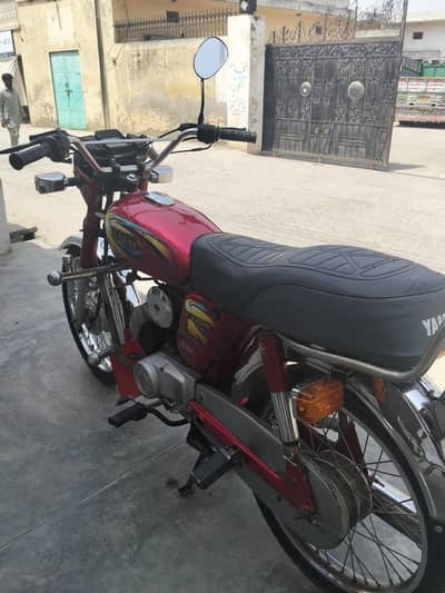 Yamaha Royal YB 100