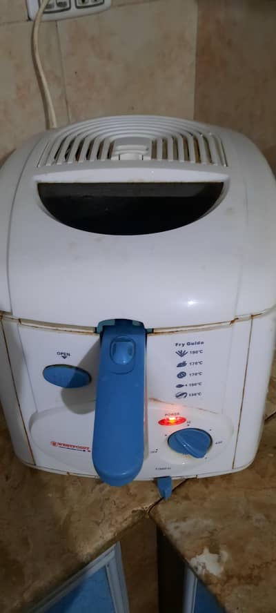 deep fryer in best ocndition for sale